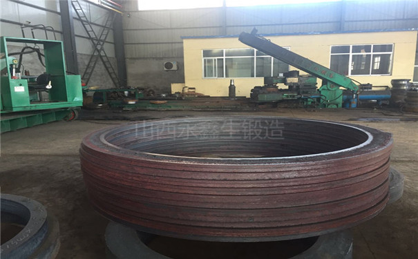 軋環后的環形鍛件